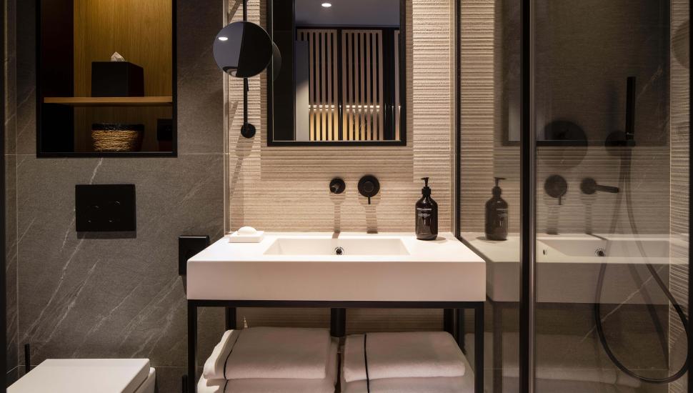 Victoria Palace Hotel Paris bathroom